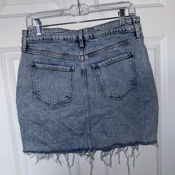 Old Navy High Rise Denim Skirt - Picture 2 of 3